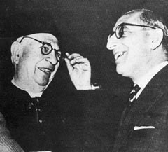 Incontro fra il Presidente della Regione on. Brotzu e il vicario Pietro Bisi all'inaugurazione del nuovo Municipio (1958)